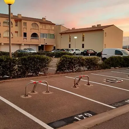 Apartment T2 Renove Avec Tres Belle Vue Sur Le Port De Plaisance, Parking Et Wifi Inclus