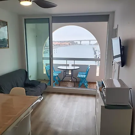 T2 Renove Avec Tres Belle Vue Sur Le Port De Plaisance, Parking Et Wifi Inclus * Leucate