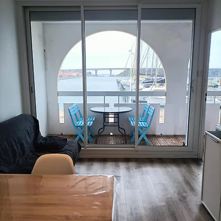 Apartment T2 Renove Avec Tres Belle Vue Sur Le Port De Plaisance, Parking Et Wifi Inclus *