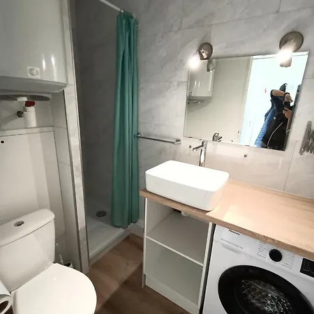 Apartment T2 Renove Avec Tres Belle Vue Sur Le Port De Plaisance, Parking Et Wifi Inclus *