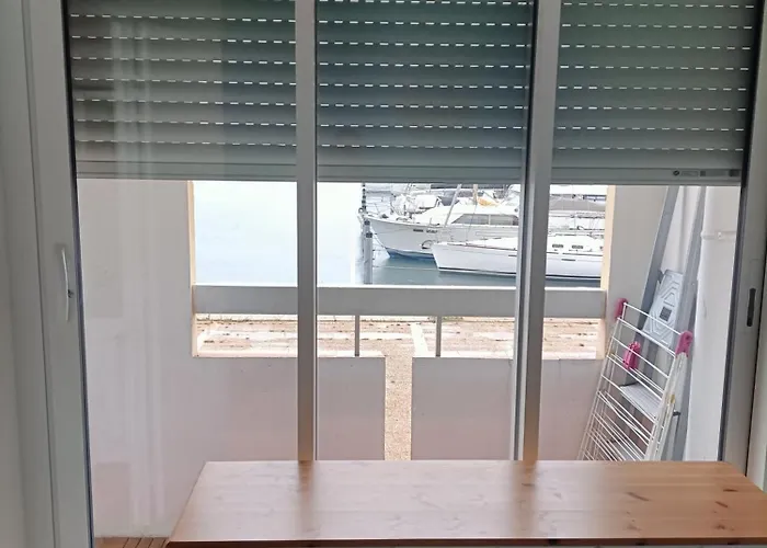 Apartament T2 Avec Tres Belle Vue Sur Le Port De Plaisance *